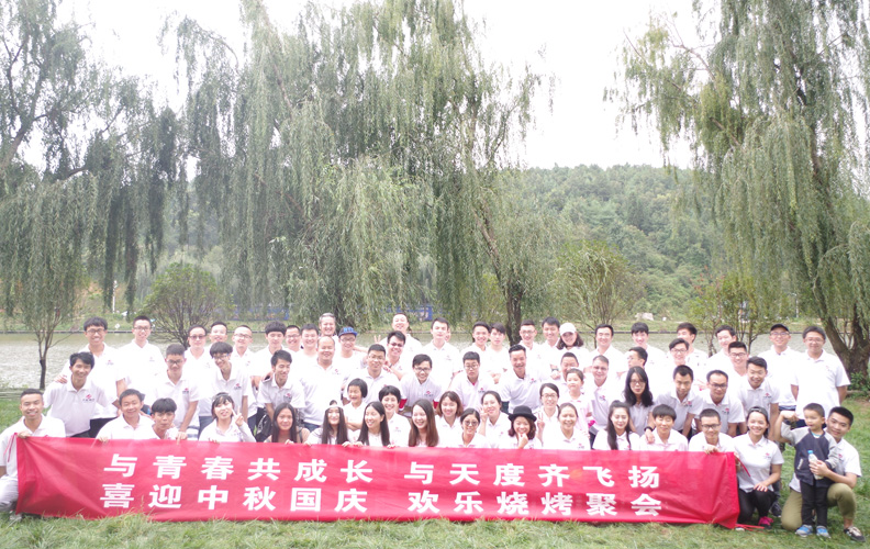 歡樂此時已蔓延整個龍潤大龍?zhí)缎蓍e生態(tài)園！