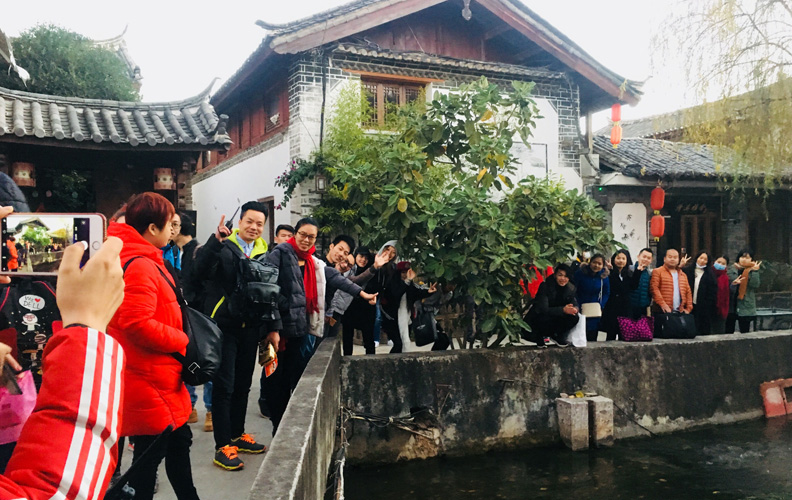 劃船完后返回客棧吃飯，結(jié)束今天歡愉又略帶刺激的行程。
