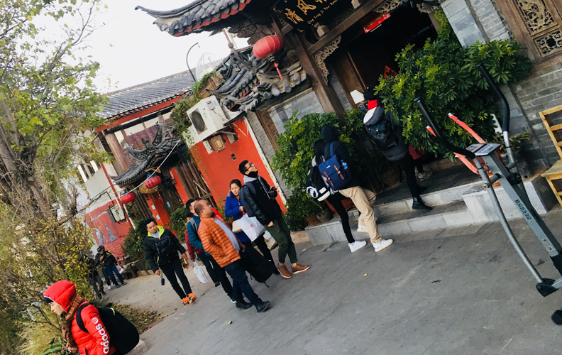 有的小伙伴各自返回客棧休息，為第二天的自由行準(zhǔn)備。